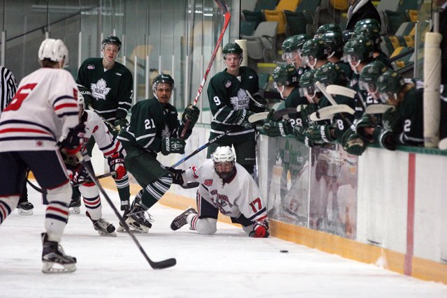 TheNelsonDaily's tweet photo. #KIJHL #NelsonLeafs edge #SpokaneBraves 4-3 @thenelsondaily https://t.co/GZpwc0V43L #RyanPiva #SamBurford https://t.co/W31tKWYcYc