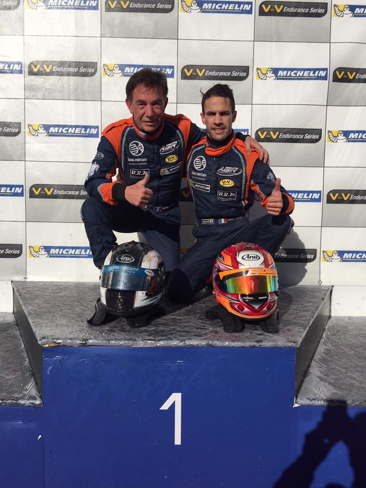 LeMagOceane's tweet photo. Gilles et Serge Heriau remportent chacun leur titre en Monoplace @VdeVSports. Le premier au général, le second dans le classement gentleman. https://t.co/QHoVidkbIc