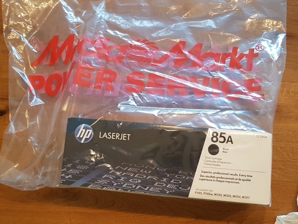 vanmobe's tweet photo. @MediaMarktBEnl samen met Makro in Deurne👌, maar verplichte plastic zak om aankopen te scheiden nu alle winkels dit bannen? #datkonbeter https://t.co/o10vlrDDLH
