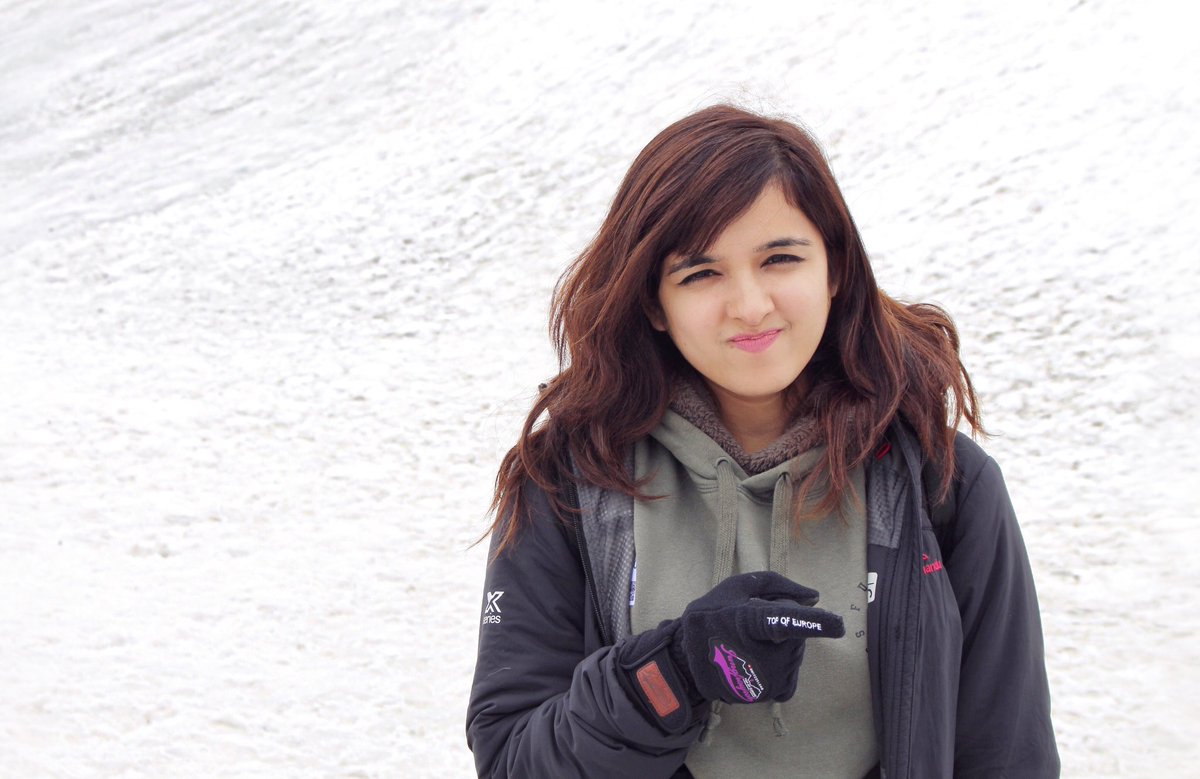 ShirleySetia's tweet photo. Caption this 👀 https://t.co/GXS9SQlipb