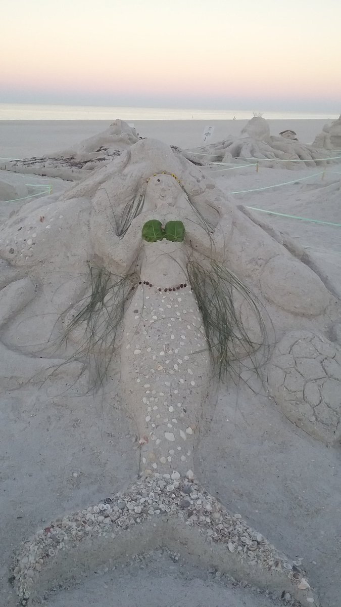 EditorAnnaMaria's tweet image. Have you seen the student-made sand sculptures on Holmes Beach? #annamariaisland #loveannamaria #floridalife