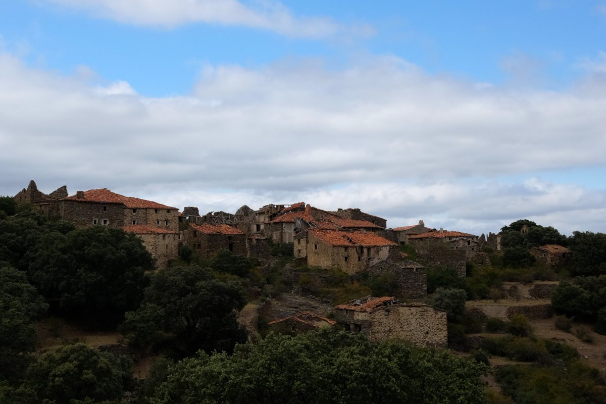 Garranzo. abandonadosalsilencio.blogspot.com.es/2017/11/garran… #abandoned #urbex #rurex #despoblacion #serraniaceltiberica #despoblado #decay #Larioja #pueblobandonado