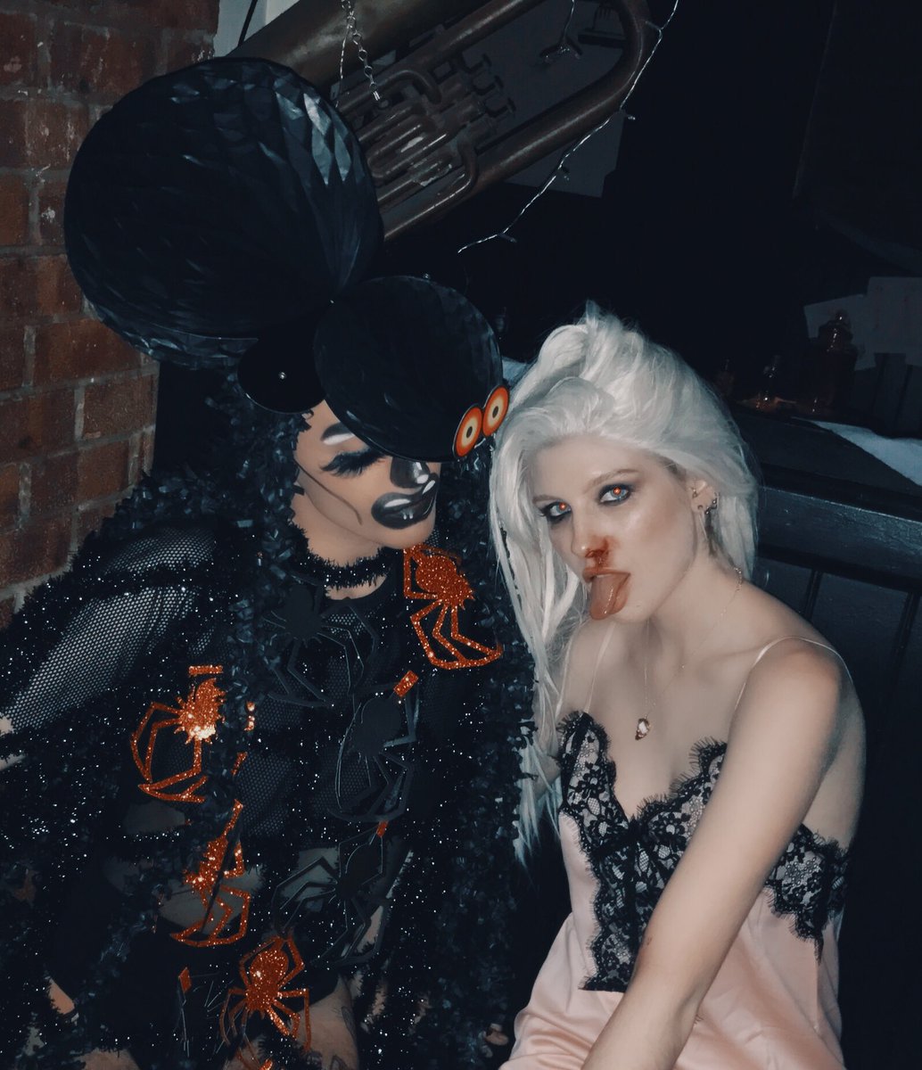 princeJAYJAY_DJ's tweet photo. 🕷🕷🕷🕷
#Halloween #princejayjay #spider https://t.co/FLQzNseVIl