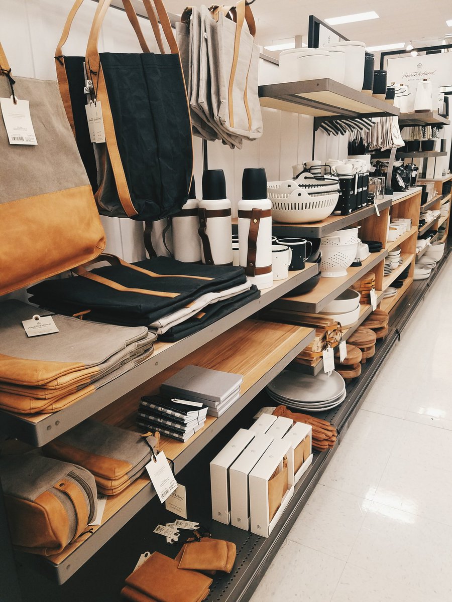 Kaylab310's tweet photo. I am totally in love with all of #HearthandHand !! 😍 #target #T1223 #Magnolia https://t.co/0ajtlCdHV5