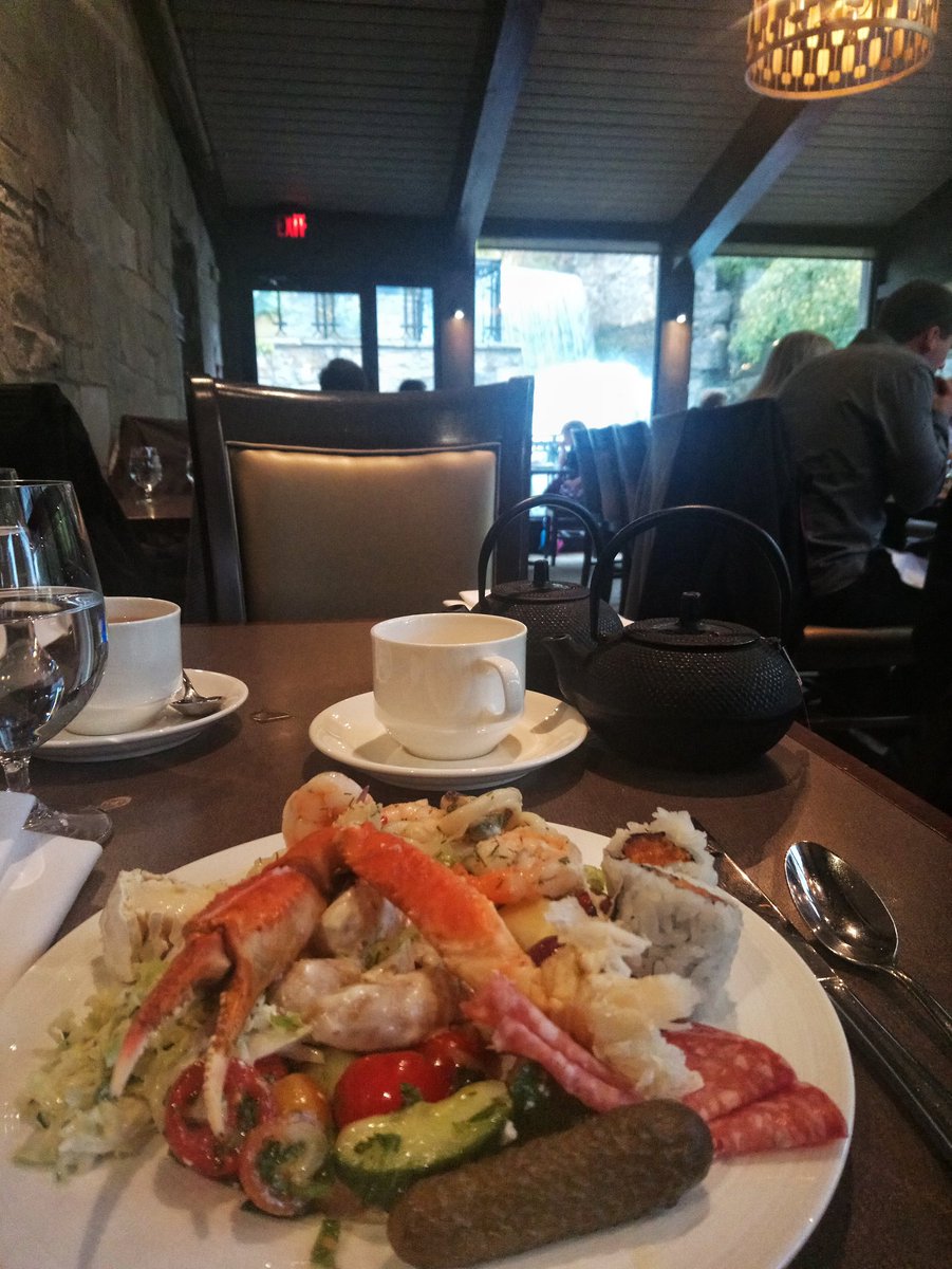 hamontsmallfry's tweet photo. There's nothing better than brunch at the @Ancaster_Mill! They have almost every brunch food you can think of, in a beautiful venue. #HamOnt https://t.co/VcSauryhcT