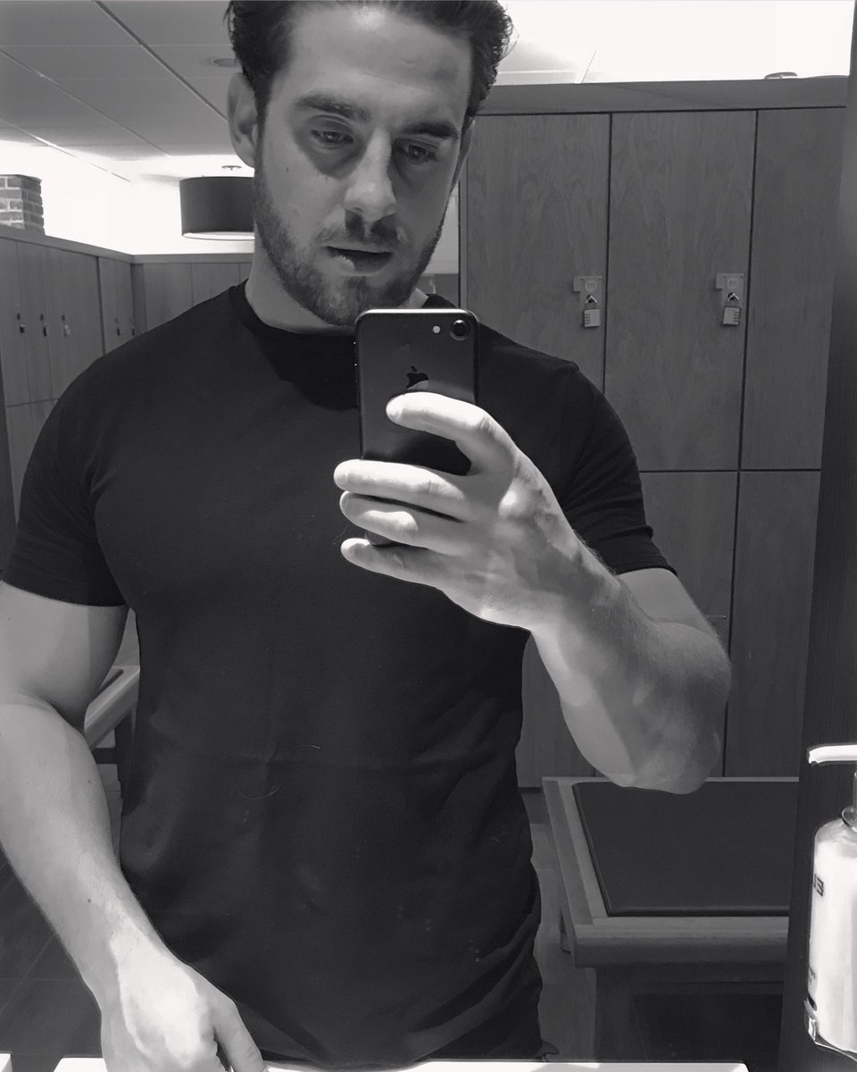 jones_harrison's tweet photo. Little Sunday gym session πͺπΌ Next week will be a big week ππΌ @Equals_Health #equalshealth #business #london https://t.co/OZlLAPAmCF
