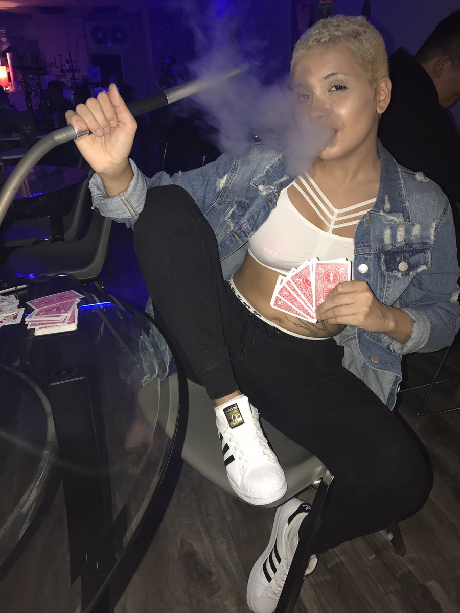 liyahloversinc's tweet photo. Baby pass me the hookah 💨 https://t.co/q2W5UTkW1e
