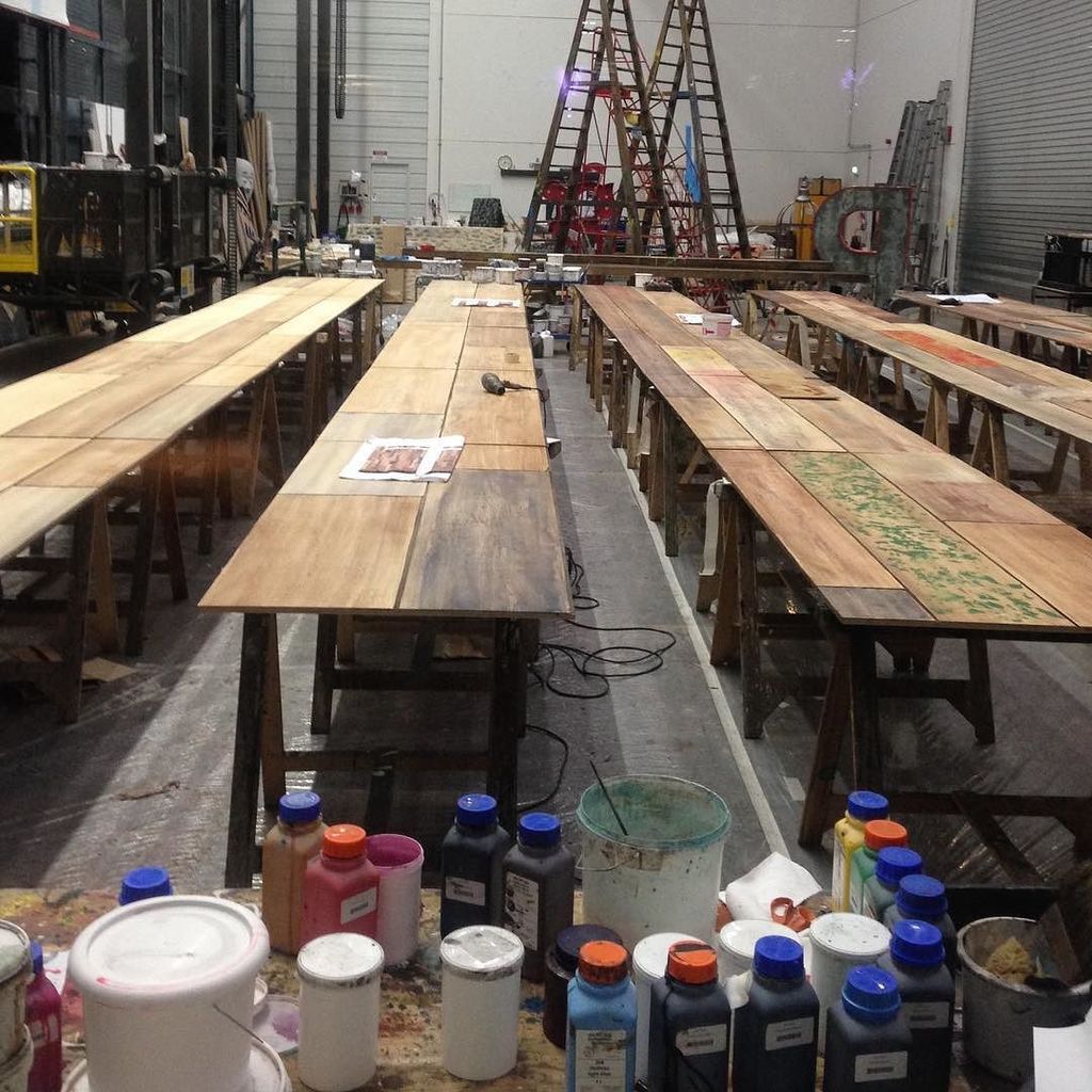 ffdunlop's tweet photo. Looking in on the huge #theatreset #studio on the #southbank. Empty space awaiting inspiration or the next play
#creativity #tables #wherea… https://t.co/2k6EZ5Hqer