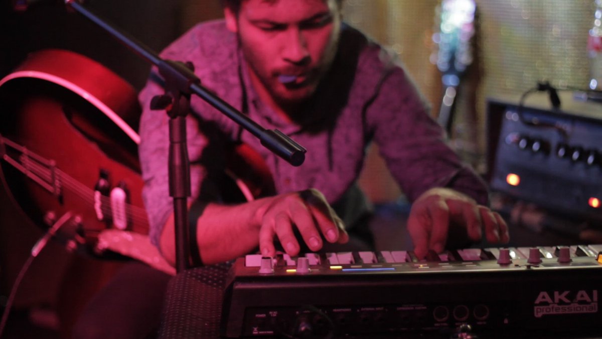 Mil gracias a Cabaret Real y a todos los que se pasaron por allí!! 😍 QUE LA MÚSICA LOS ACOMPAÑE EN TODO MOMENTO!!! ✊#maea #MAEAMUSIC ✊