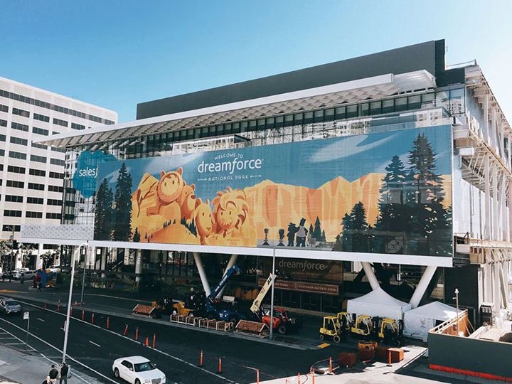 salesforce's tweet image. 🛠We’re putting the final touches on all things #DF17! Tweet us your photos all week using @Salesforce + #DF17 for the chance to be featured.