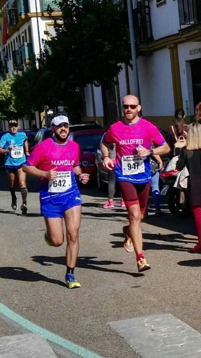 manolomejias's tweet photo. Y cayó la 5ª Media Maratón de Dos Hermanas!! Sufriendo demasiado..y con malas sensaciones..pero sumando kilómetros con @AlimalesDh https://t.co/VAZJeNNax7