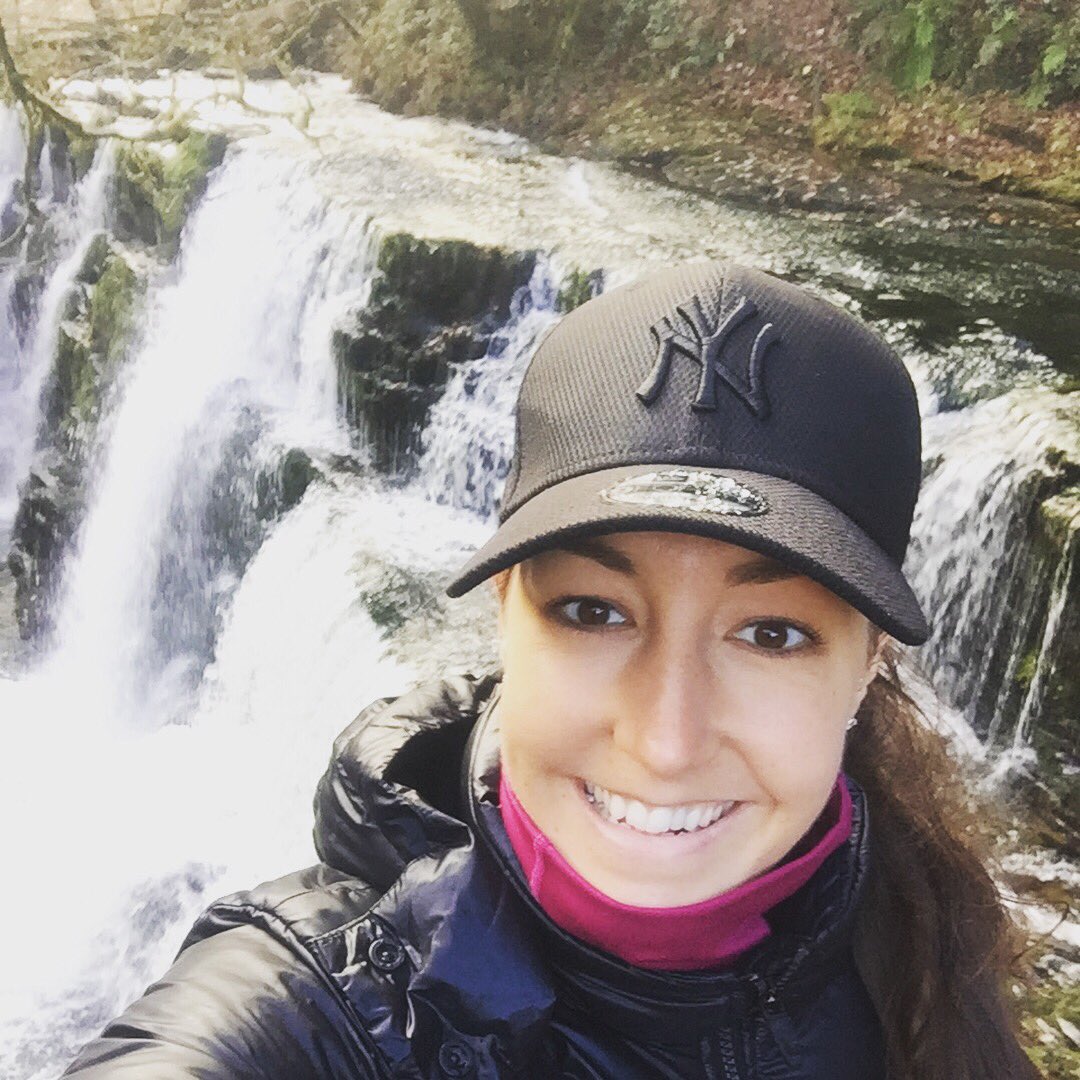 Dani_Rowe_MBE's tweet photo. Wales you were rather beautiful today...ππ¦ #4falls #breconbeacons https://t.co/i8MoHyxmZF