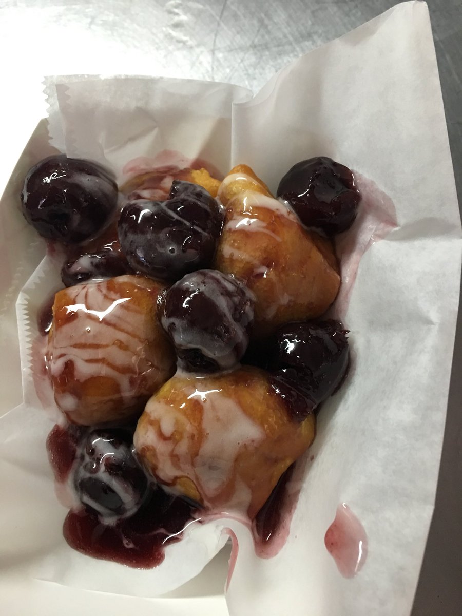 TXNomNoms's tweet photo. Coffee beer and donut bites @rangercreek now till 4pm. Cinn. Sugar, strawberries &amp; cream, Oreos, cherry bombs &amp; featuring the Bourbon Glaze. https://t.co/9BPsIFJUJ6