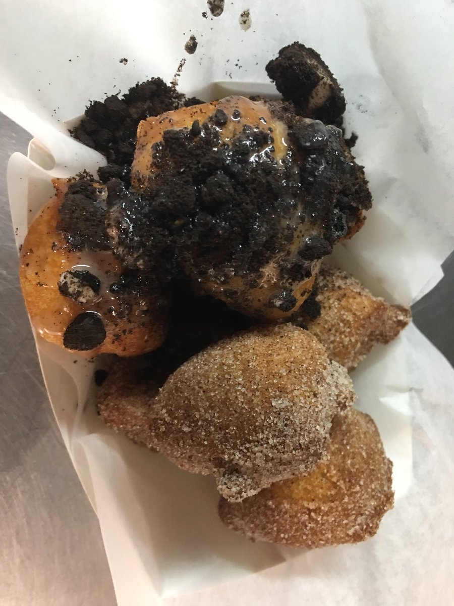 TXNomNoms's tweet photo. Coffee beer and donut bites @rangercreek now till 4pm. Cinn. Sugar, strawberries &amp; cream, Oreos, cherry bombs &amp; featuring the Bourbon Glaze. https://t.co/9BPsIFJUJ6