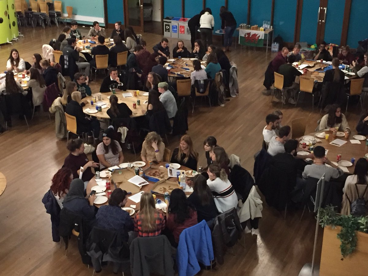 SU_StudyAbroad's tweet photo. Bonfire night quiz &amp; pizza before fireworks with our international students #swanseauniglobal #swanseauni #bonfirenight #WeAreInternational https://t.co/zLYQ5WAeC9