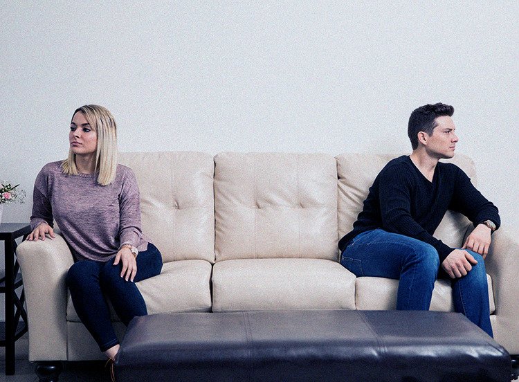 RELEVANT's tweet photo. Here's how healthy couples fight: https://t.co/mVkh0wGZPz https://t.co/3mEn2bVYmG