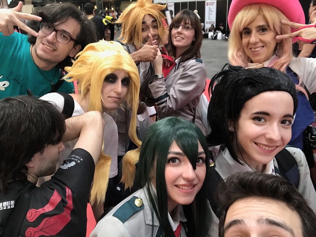Estre_AS's tweet photo. Selfies de despedida salonera ♡
#BCN2017 https://t.co/36EwQjx3w3