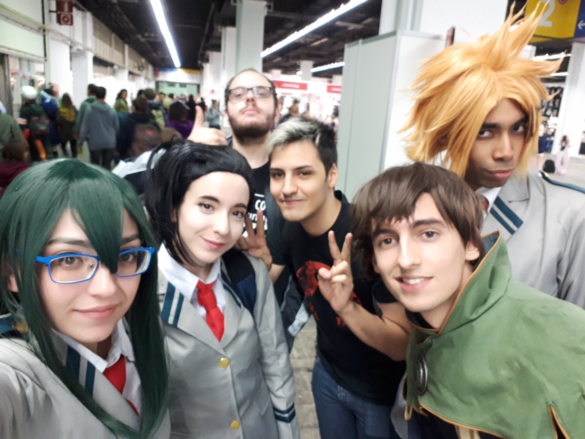 Estre_AS's tweet photo. Selfies de despedida salonera ♡
#BCN2017 https://t.co/36EwQjx3w3
