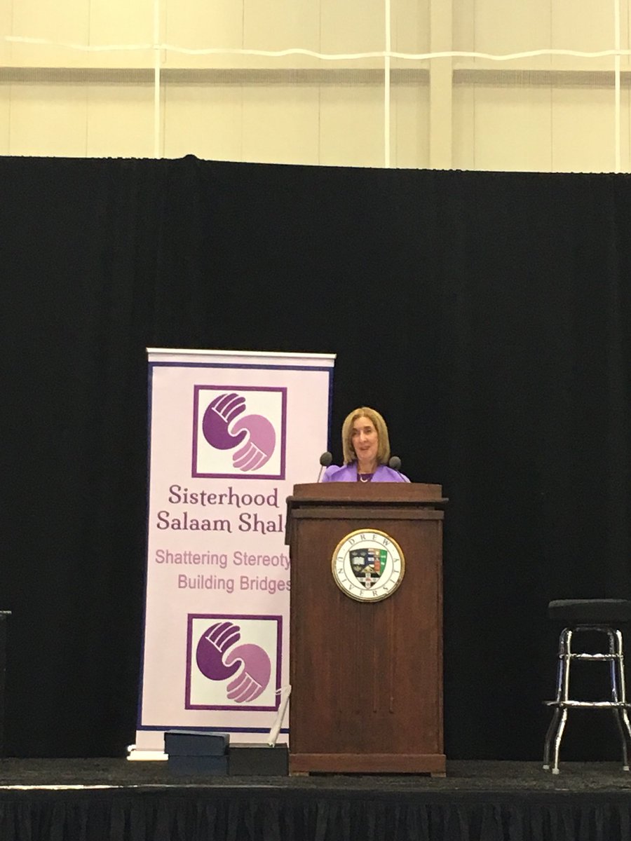 JMOlitzky's tweet photo. So proud of my mother &amp; #soss2017 who brought together 650 Muslim &amp; Jewish Women rising up against hate. https://t.co/8BUGIWiMnz