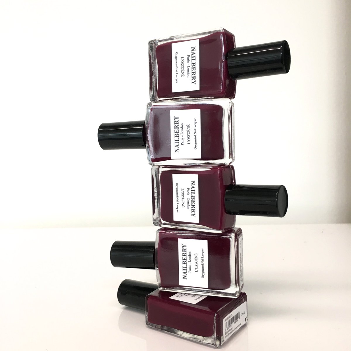 Nailberry's tweet photo. Amazing mani with our favourite shade of the season No Regrets 🔥 #nailberry #nailpolish #noregrets #12free #vegan #mani #nails https://t.co/a0DFiDDmlv