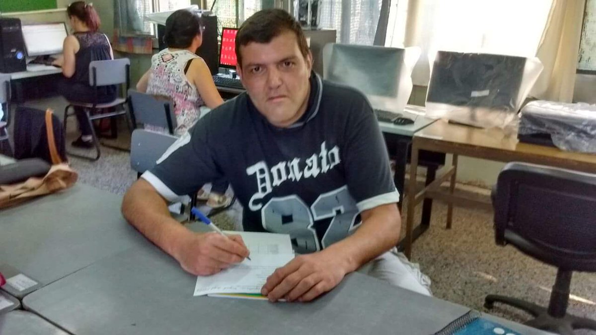 MiguelAngCap's tweet photo. #SuperclasicoTN
Terminando la primaria. https://t.co/TejX90Yecg