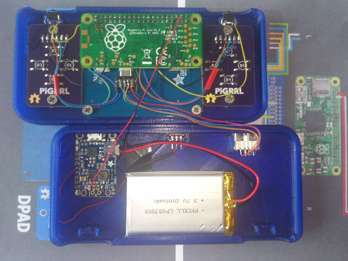 frthery's tweet photo. PIGRRL-ZERO ça se termine, assemblage en cours. https://t.co/8CuFD9TOfb