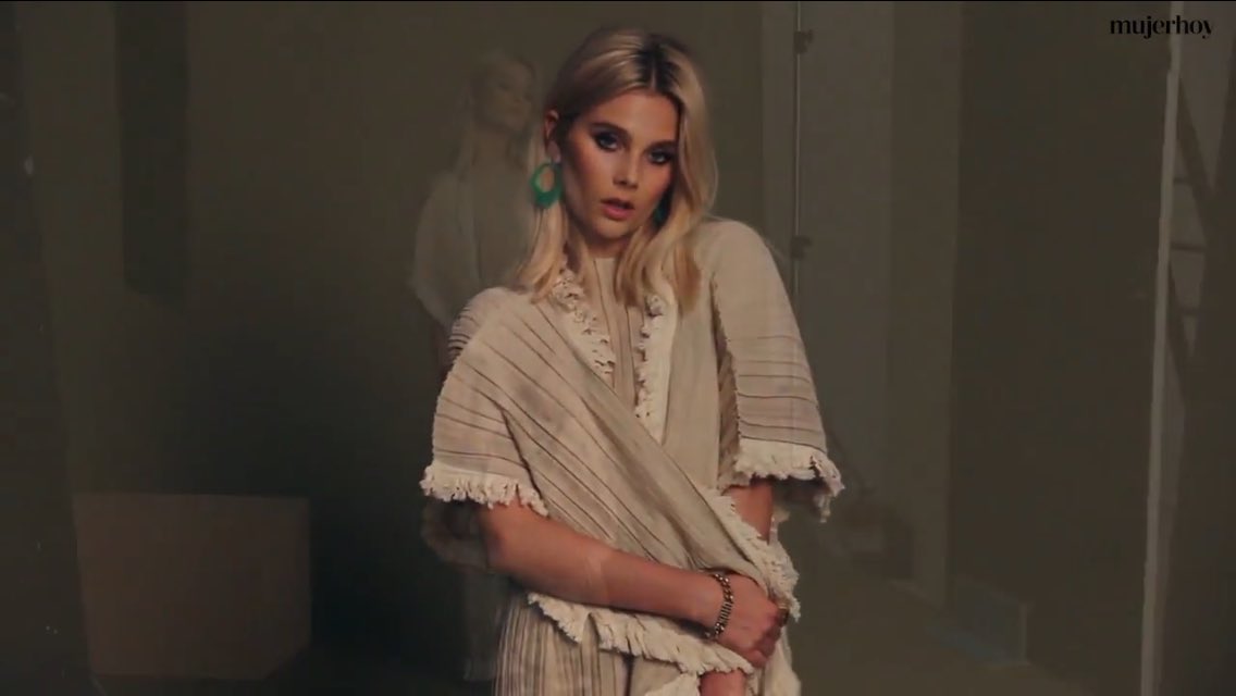 omonte_silvia's tweet photo. @fansenfwtv @VaLuZenere #FandomValen #FandomZenere #FansAwards2017 la mejor siempre me saca una sonrisa ..es un ángel 😍❤💕💖 https://t.co/OjR89CguwN