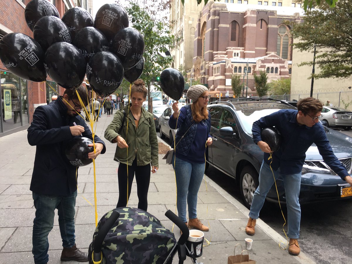 RHAVote's tweet photo. The troops ready to educate the people at the #TCSNYCMarathon 🙌 #RHAVote.com https://t.co/i8GRTGi8l8