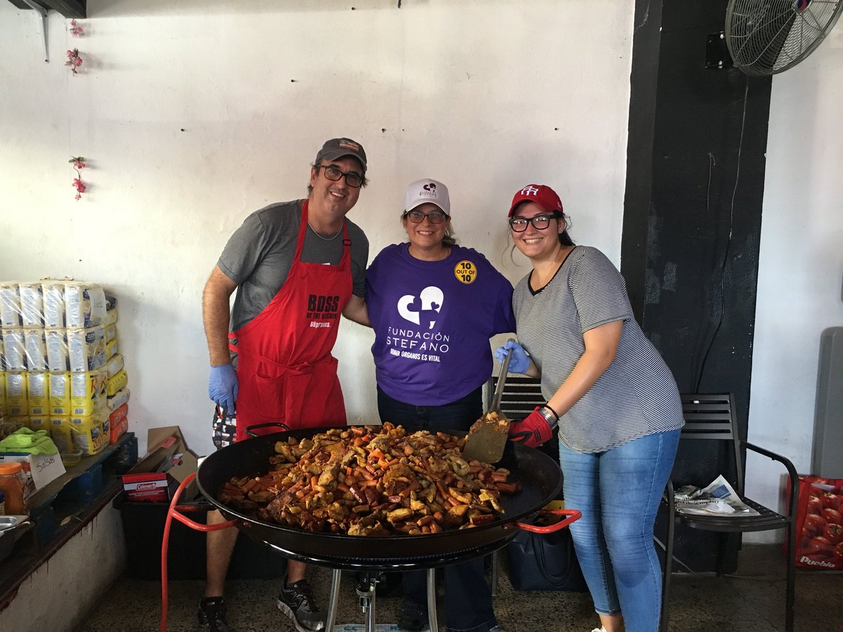 Zorimar17's tweet photo. Paella time! Thabk you Luis and Mari for cooking for the communities @TeamStefanoPR  #lamamadestefano #yonomequito https://t.co/yyzFqWdhF3