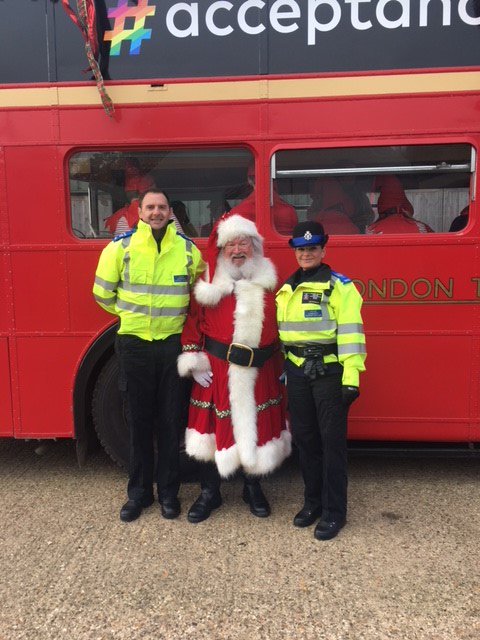 tvp_mk's tweet photo. Santa Claus is coming to town!! #Frosts #Miltonkeynes #hohoho #C9043 #C8694 https://t.co/EzYHz1alVy