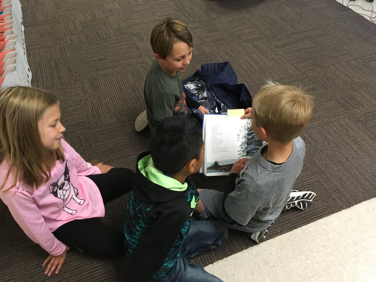 FromMrsCh's tweet photo. Love curious kids! 2nd graders identify author craft and apply to their own writing. https://t.co/2HRuAslgl6