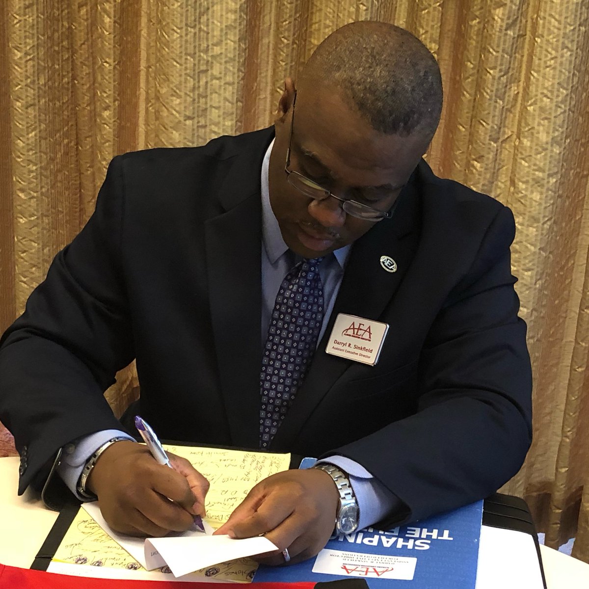 aeaeppp's tweet photo. Darryl Sinkfield is the AEA State ESP liaison. If you want to be engaged in the Association, he has work for you to do! #aeamlt17 https://t.co/y8tsYz7rMt