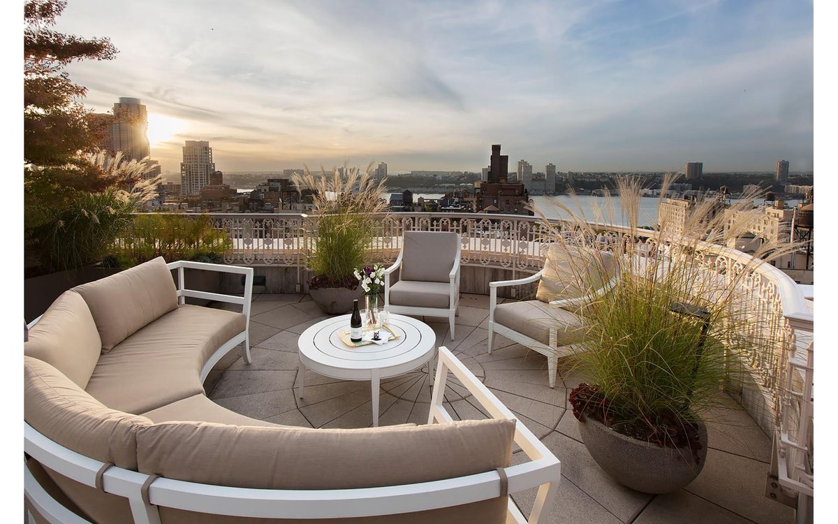 DouglasElliman's tweet photo. #UpperWestSide Penthouse With 360 Degree Views is #OntheMarket for $23M: https://t.co/IRGUaGHsML #DEdreamhome #NYCRealEstate #UWS #penthouse https://t.co/IzWkwC3Eew