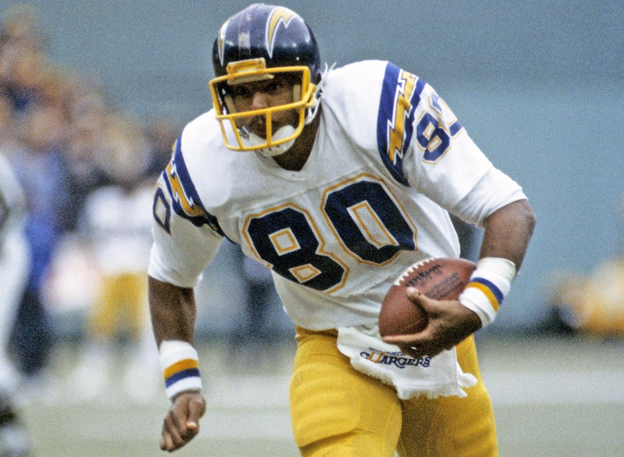 Happy BDay to lifetime member and Hall of Famer Kellen Winslow! 