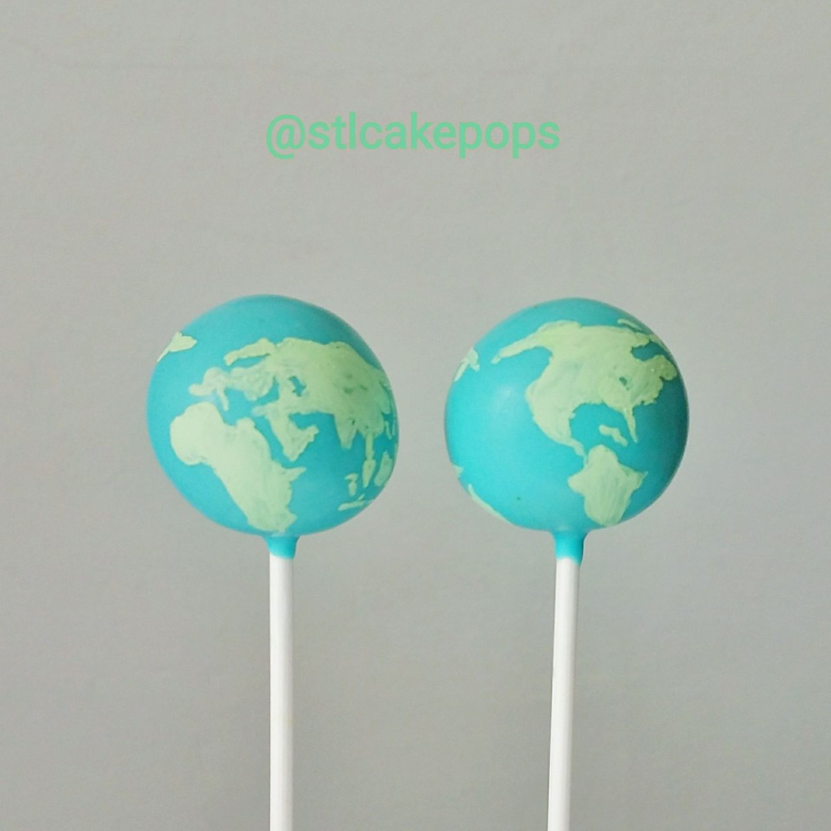 stlcakepops's tweet photo. Good morning world! What are you doing with that extra hour of DST?! ๐๐ค #stlcakepops #gotcakepops #daylightsavings #stl #globecakepops https://t.co/WZmgcpxG88