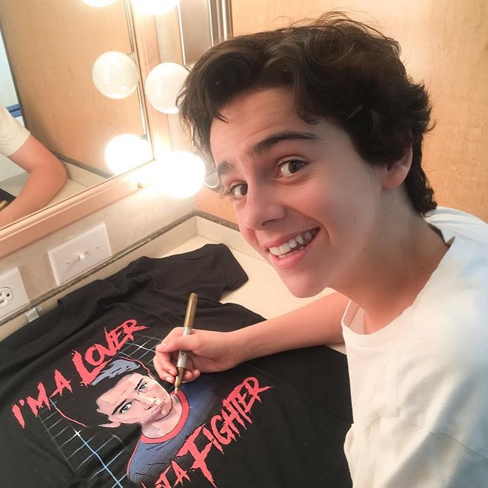 mcudyl's tweet photo. why does jack look like a fetus david dobrik https://t.co/37RuzoyjdW