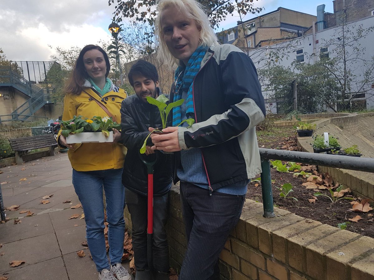MarxdeMorais's tweet photo. #GuerrillaGO out today in #GospelOak planting the last bit for this year. Remember #CommunityCooking in November. https://t.co/El8hfqQGg8
