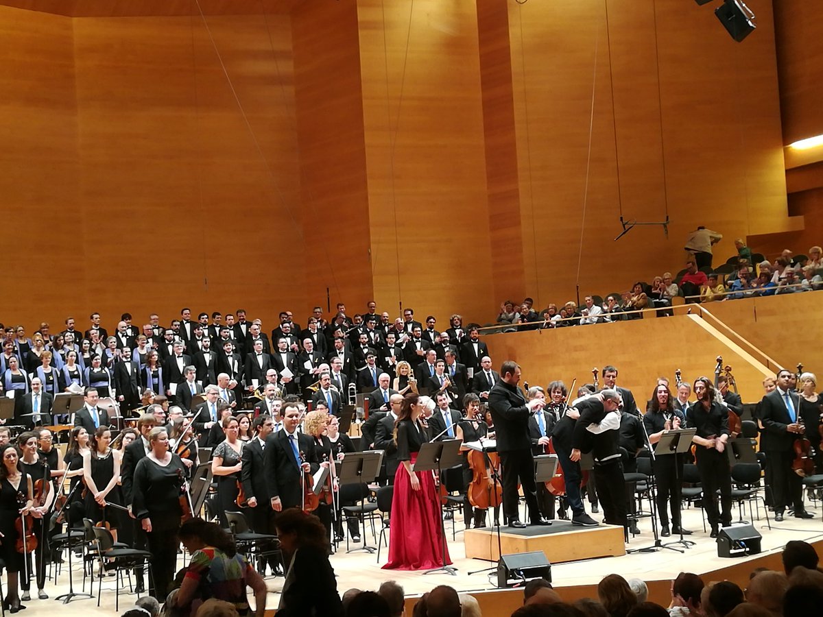 . Avui han tornat a triomfar!!! Felicitats <a href="/pere_martinez_/">Pere Martinez</a> #MariaHinojosa <a href="/OrquestraOBC/">Orquestra OBC</a> #JosepCaballé  <a href="/Orfeo_Catala/">Orfeó Català</a> <a href="/simonhalsey/">Account Deactivated</a> #PabloLarraz <a href="/palaumusicacat/">Palau de la Música Catalana</a>  per la magnífica interpretació del Réquiem al cantaor de los Poetas d, Enric Palomar a <a href="/lauditori/">L'Auditori deBarcelona</a>. Bravo!!!