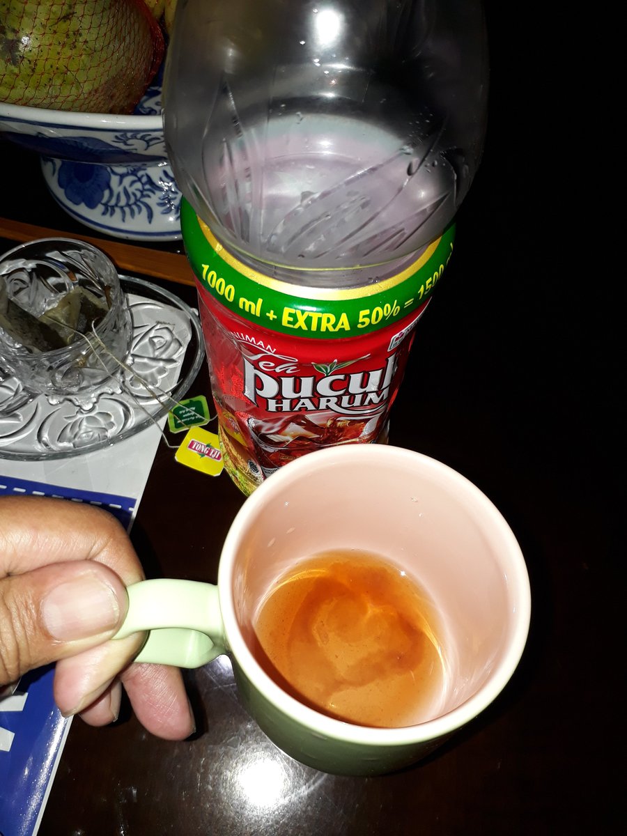 ins86's tweet photo. @PucukHarum mohon infonya apakah normal bila timbul lendir di botol kemasan 1500ml yg disimpan seminggu di kulkas? Tks https://t.co/zWbdSGzmet