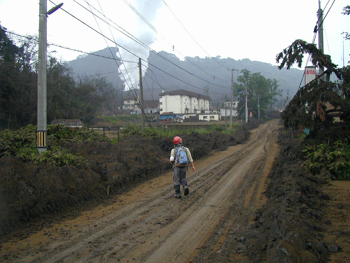 有珠山00年噴火当時の洞爺湖温泉とその周辺 ブラタモリ洞爺湖放送記念 Togetter 有珠山00年噴火当時の洞爺湖温泉とその周辺 ブラタモリ洞爺湖放送記念 Togetter