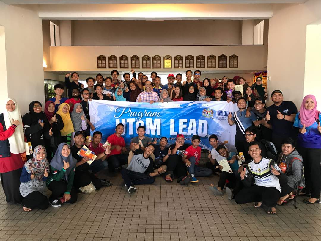 Prs_Utem's tweet photo. [UTeM Lead]
Berlatar belakangkan kelab/persatuan yang berbeza namun tetap berpayung di bawah satu nama iaitu UTeM
#prsutem
#heputem
#prslead https://t.co/ij3Z5ZNbZD