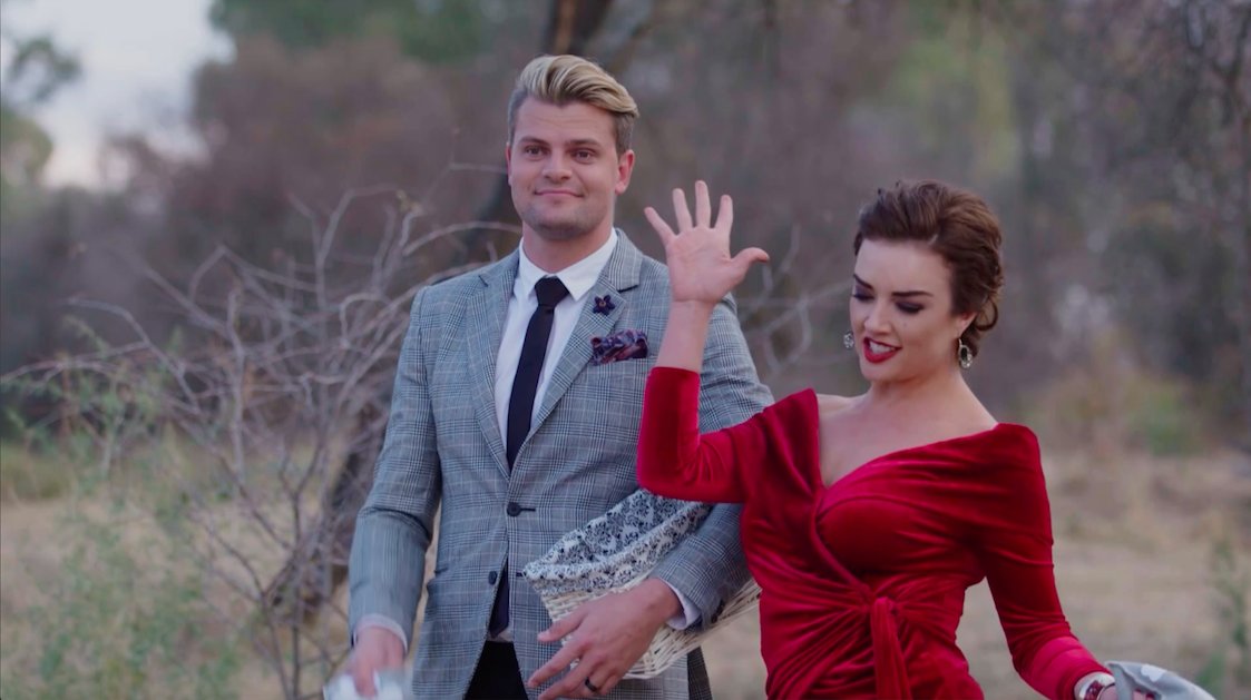 The way <a href="/CindyNell/">Cindy Nell</a> celebrates - just like a Miss SA! #WeddingBashers