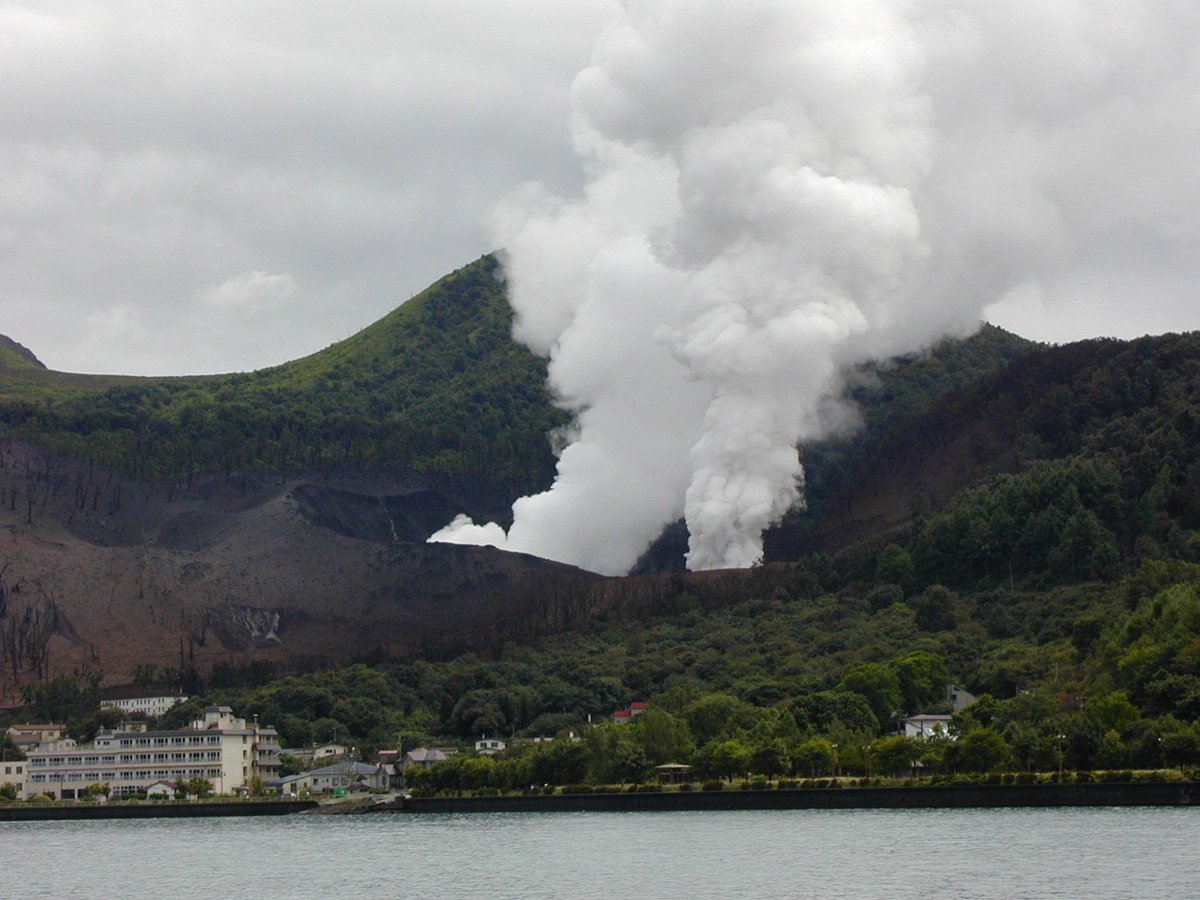 有珠山00年噴火当時の洞爺湖温泉とその周辺 ブラタモリ洞爺湖放送記念 Togetter 有珠山00年噴火当時の洞爺湖温泉とその周辺 ブラタモリ洞爺湖放送記念 Togetter