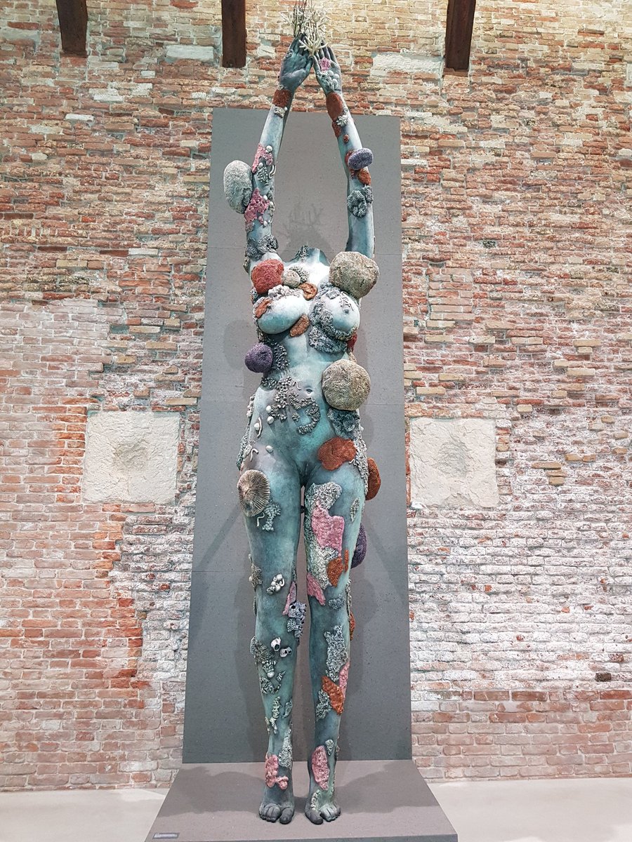 Venetië maf stormachtig zijn. Het werk van Damien Hirst is earthmoving.