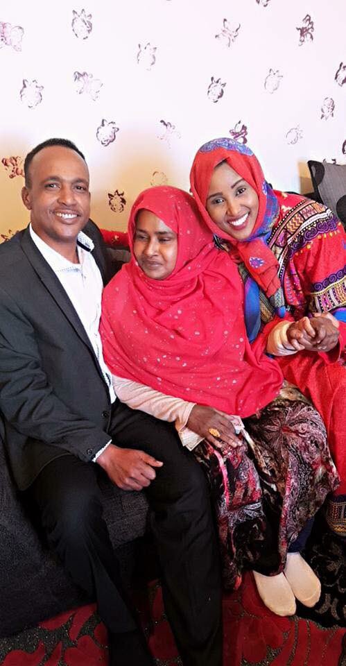 SomTVSeattle's tweet image. Ismahurtooy ha is haleeynina waan ku faraxsanahay inaan arko walaalo isku faraxsan Noolaada Abukar Mahdi iyo Farhiya Kabayare