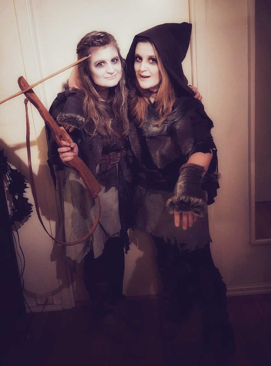 MugglesBridge's tweet photo. Being Whitewalkers yesterday! 👻 #delayedhalloweenparty 🎃 #whitewalkers #GameofThrones #got #Halloween https://t.co/A8BPmPLhyR