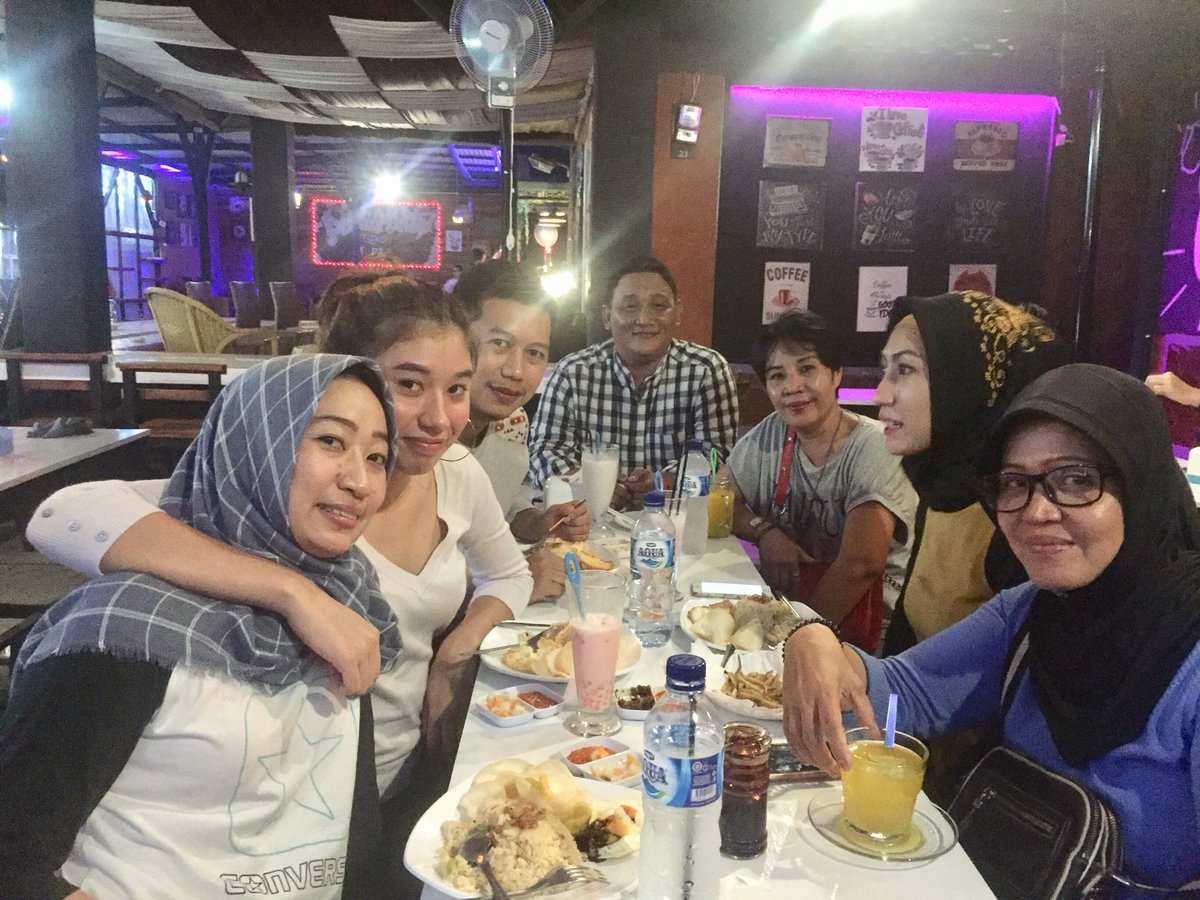 sidiki_febi's tweet photo. @perspektif cafe” https://t.co/4U5HOpizbg