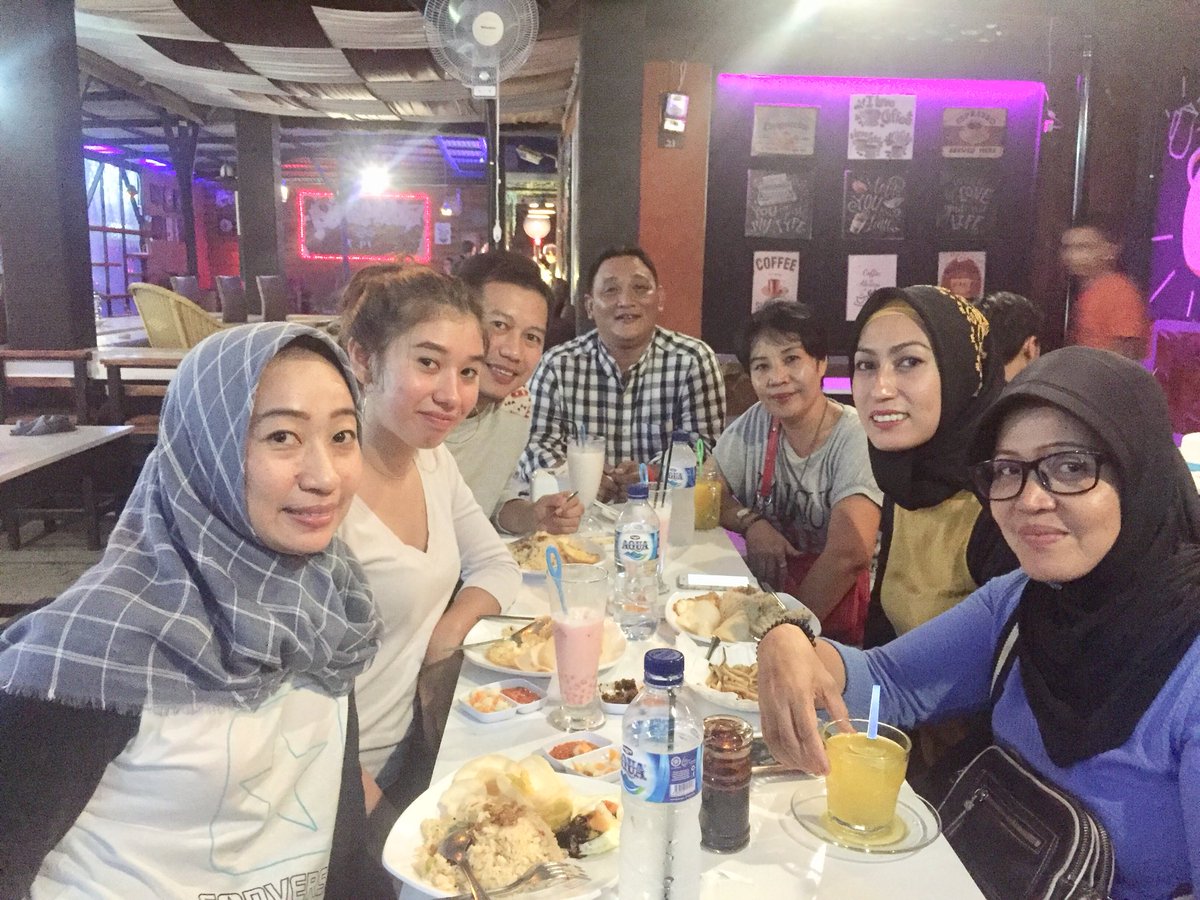 sidiki_febi's tweet photo. @perspektif cafe” https://t.co/4U5HOpizbg