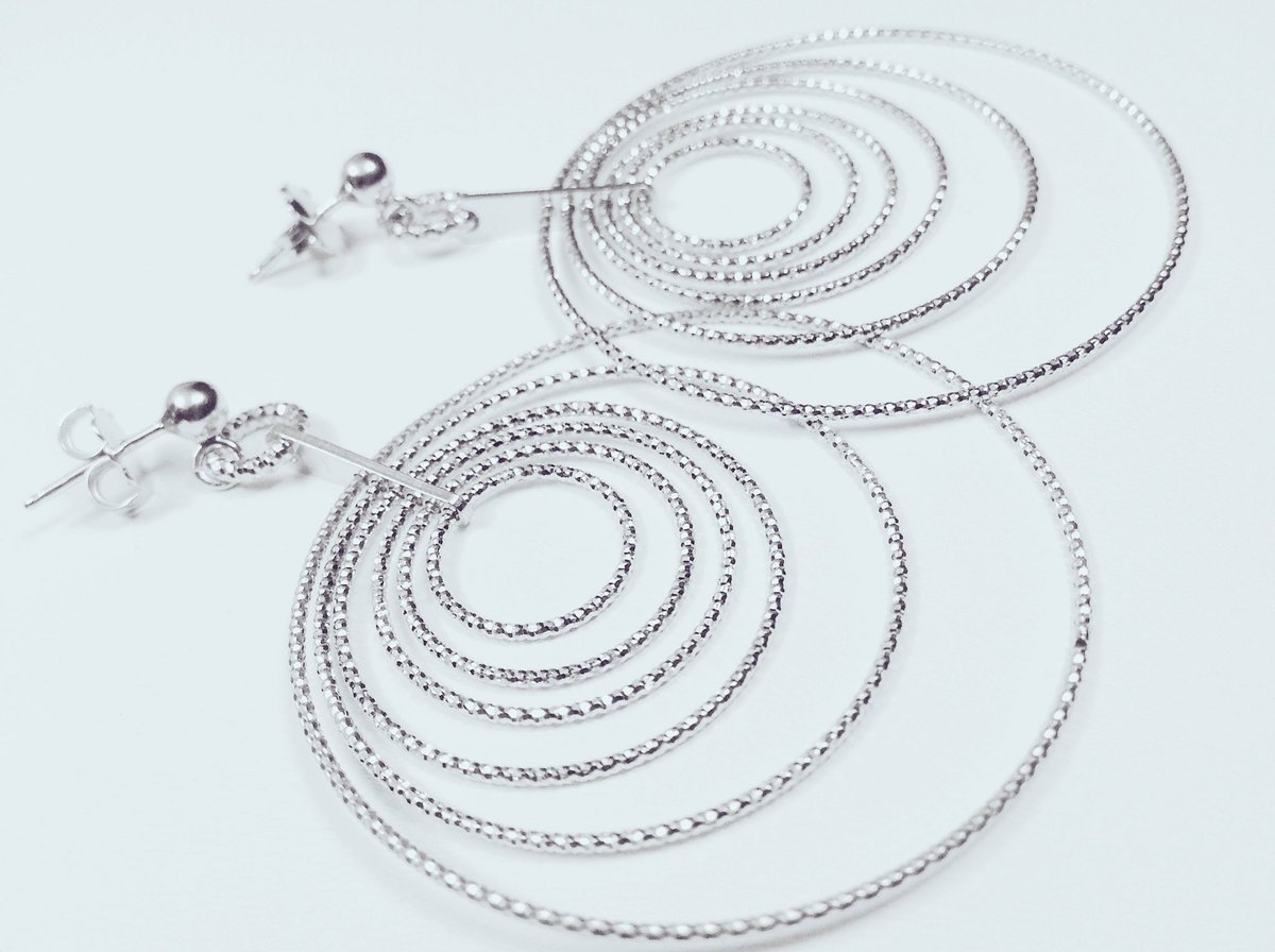 Cavicchioli_16's tweet photo. #925Silver #bijouxCollection 

#Brillantezza effetto diamante - #diamantatura gioielli in #argento https://t.co/KfQGzdAqxx