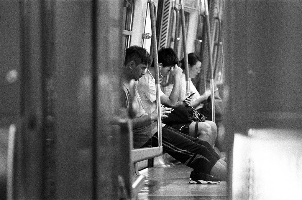 lukalok's tweet photo. Shot on #Nikon #FM2, nikkor 18mm F/2.8 lens, #Kodak #tmax400 #film #photography #blackandwhite #BnW #hongkong #Fotan #BelieveInFilm #intrain https://t.co/Xd30xpEyNV
